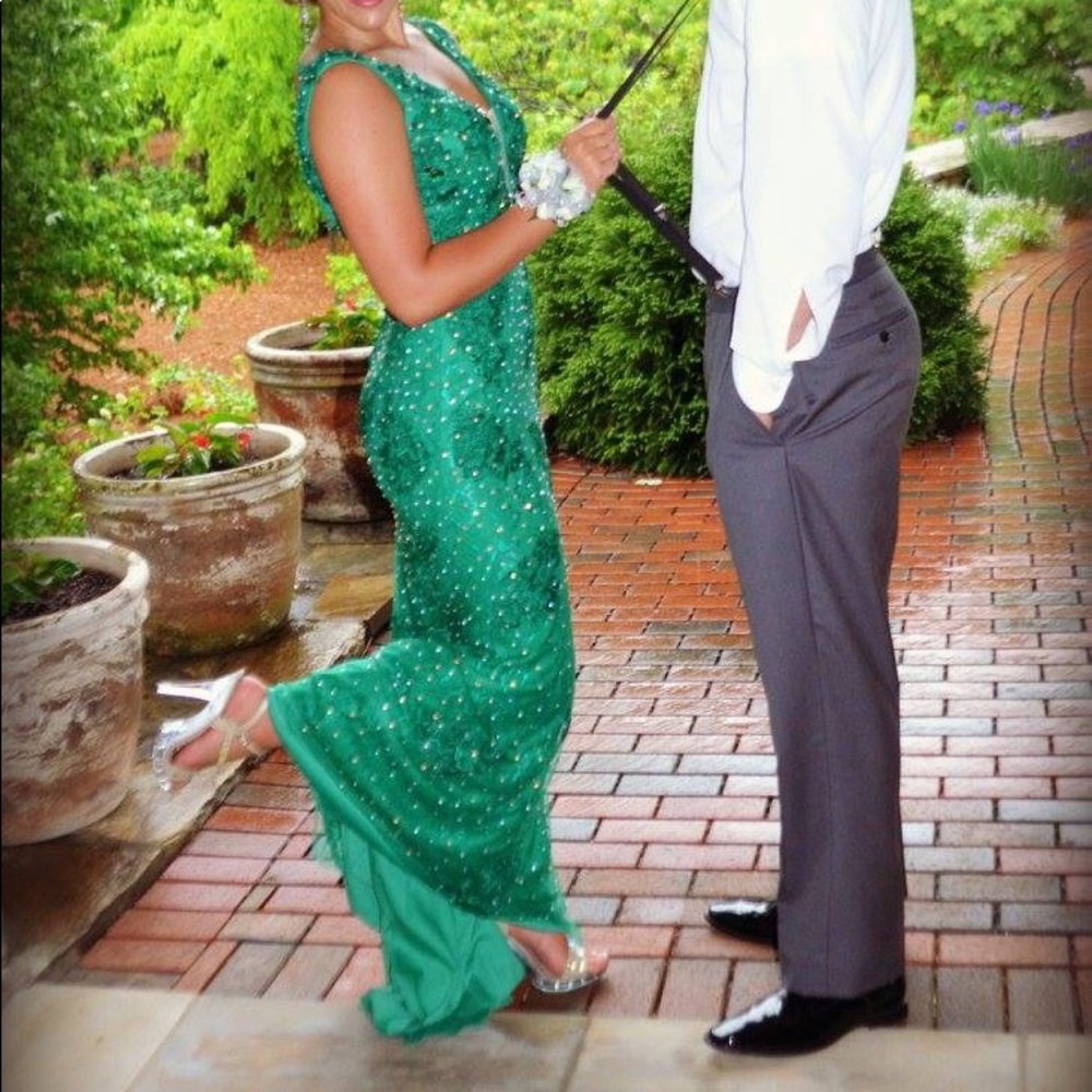 PROM DRESS - Picture 4 of 7